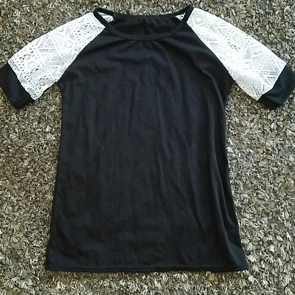 Black lace shirt sz s